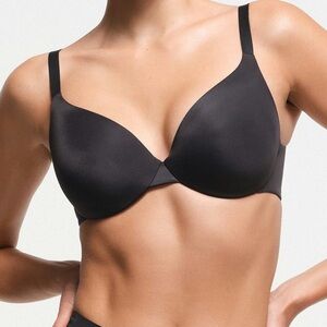 SKIMS smoothing intimates lightly lined bra in Onyx Black NWT